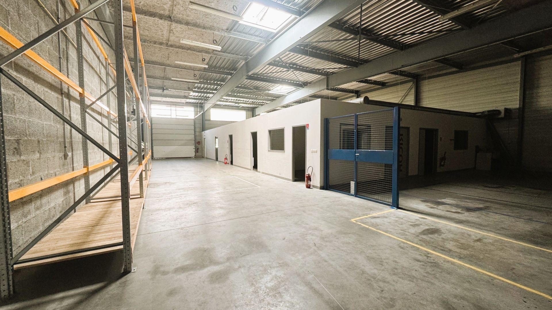 Location Local d'activité 523&nbsp;m² Nantes