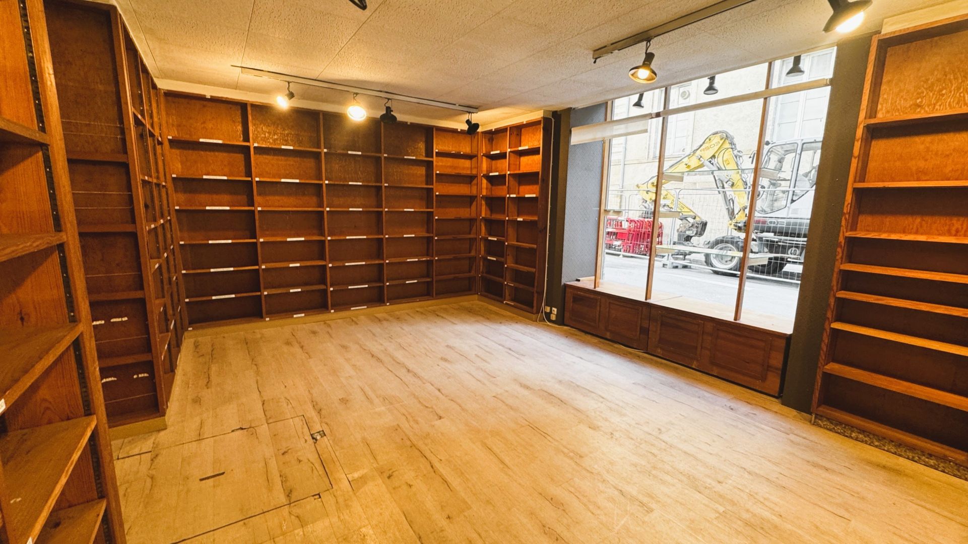 Vente Commerce 73.61&nbsp;m² Nantes