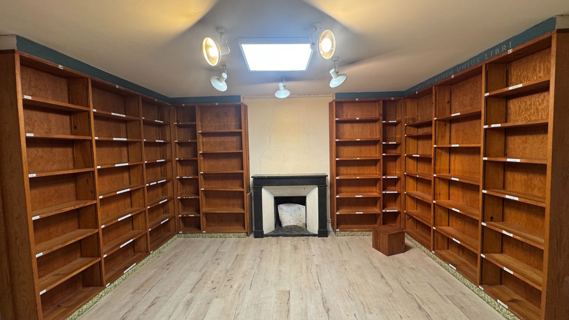 Vente Commerce 73.61&nbsp;m² Nantes