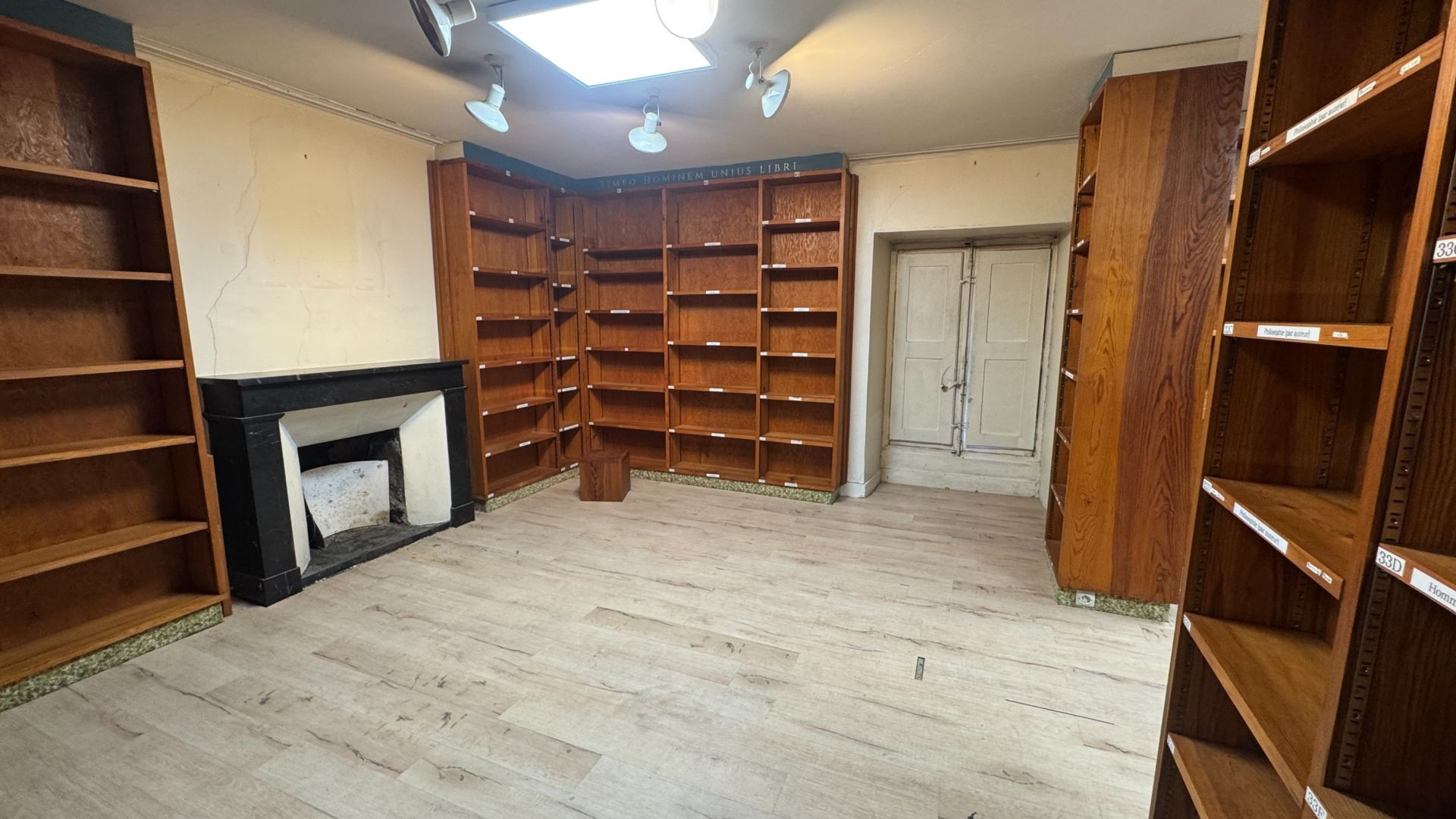 Vente Commerce 73.61&nbsp;m² Nantes