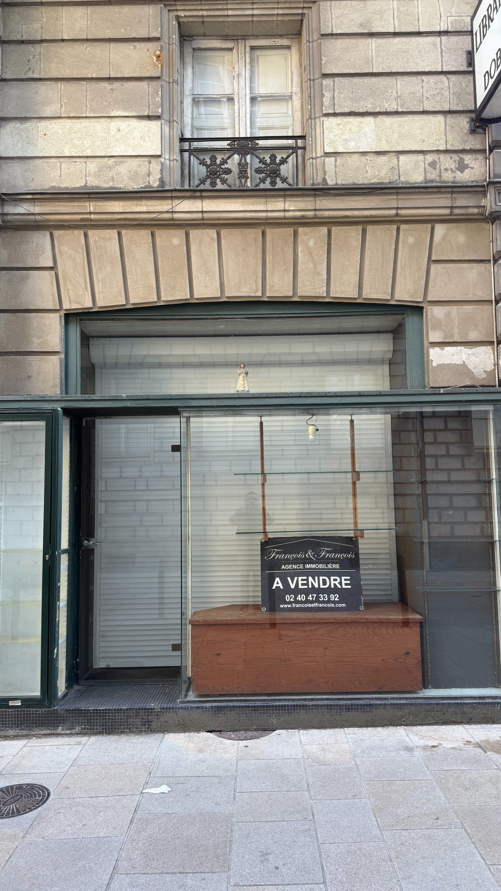 Vente Commerce 73.61&nbsp;m² Nantes