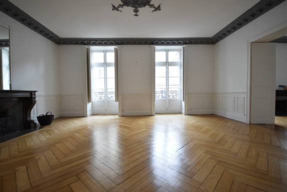 Appartement
                                                        T6
                                                                - HYPER CENTRE