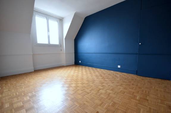 Appartement
                                                        T5
                                                                - HYPER CENTRE