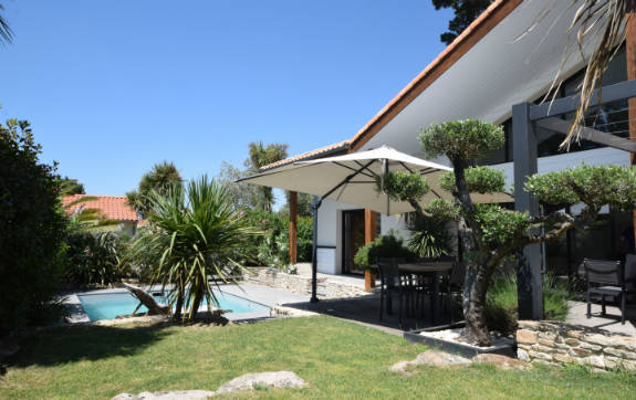 Maison
                                                        T8
                                                                - BOUAYE