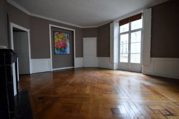 Appartement
                                                        T3
                                                                - GRASLIN