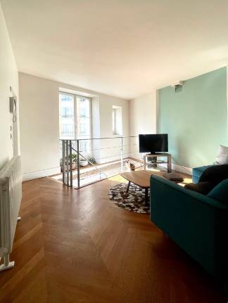 Appartement
                                                        T5
                                                                - PARIS