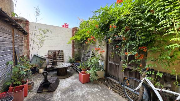 Appartement
                                                        T8
                                                                - ERDRE