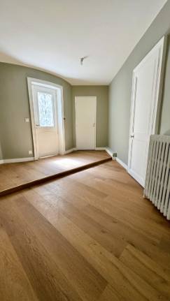 Appartement
                                                        T8
                                                                - HYPER CENTRE