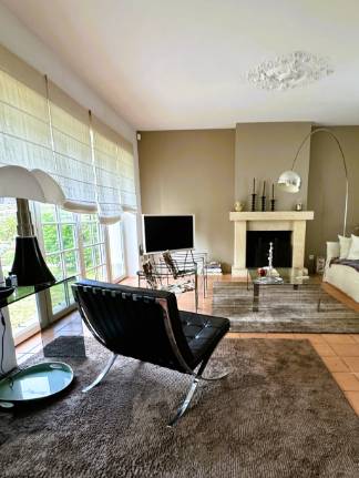 Maison
                                                        T7
                                                                - ROND-POINT DE RENNES