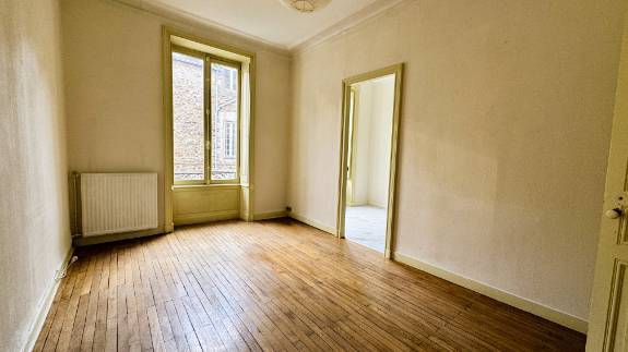 Bureau
                                                        T6
                                                                - HYPER CENTRE