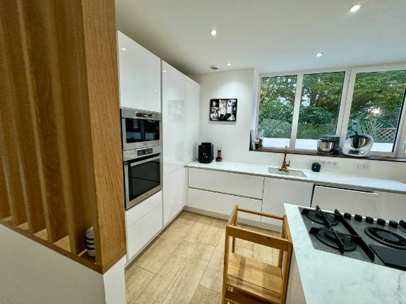 Maison
                                                                - DOBRÉE