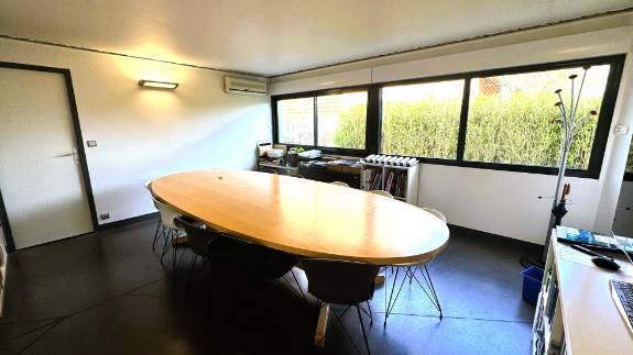 Bureau
                                                                - BOUGUENAIS