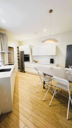 Appartement
                                                        T5
                                                                - HYPER CENTRE